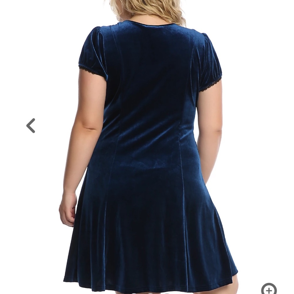 ๐ฆ Hot Topic Blue Velvet Swiss Dot Yoke Dress Plus Size 2 (2X or 18/20) ๐ฆ - Picture 4 of 7
